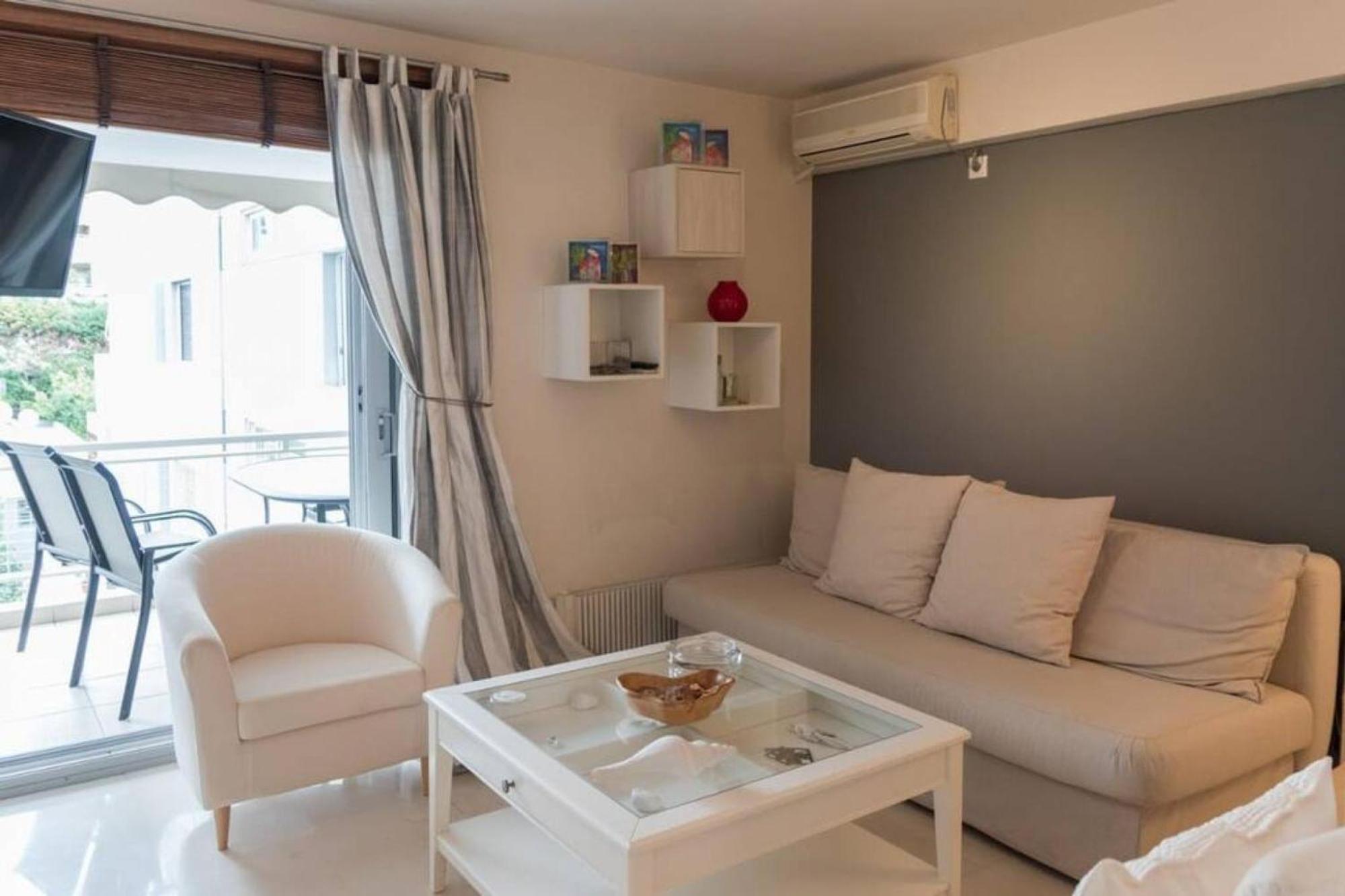 Βουλα A Gem At Voula 1' Walk From The Beach Lägenhet Aten Exteriör bild